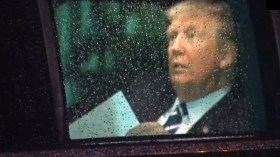 ترامب يتدرب على خطابه في السيارة