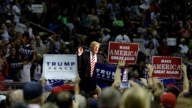 ترامب يتوعد إيران