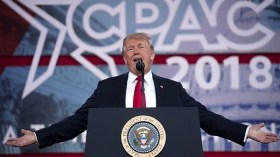 ترامب يلجأ لأغنية “الثعبان” في خطاب ضد الهجرة