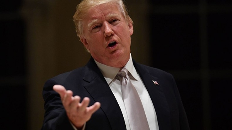 ترامب: أنا لست عنصرياً