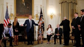 ترامب يؤيد تسليح المعلمين