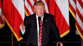 ترامب يدعو لمراقبة المساجد في أمريكا