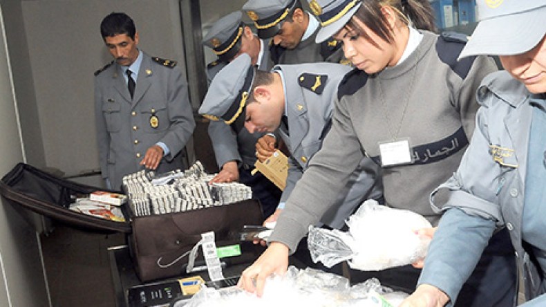 10 سنوات سجنا و100 مليون غرامة لمن يتورّط في التهريب
