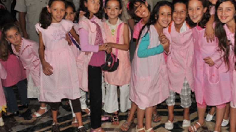 سعر المئزر يصل لـ1500 دينار في السوق والأولياء يتجهون للخياطين