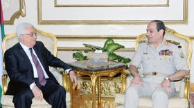 القاهرة تريد من عباس إنقاذ المبادرة الفلسطينية