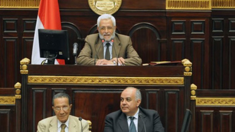 الجمعية التاسيسية تقر دستور مصر الجديد