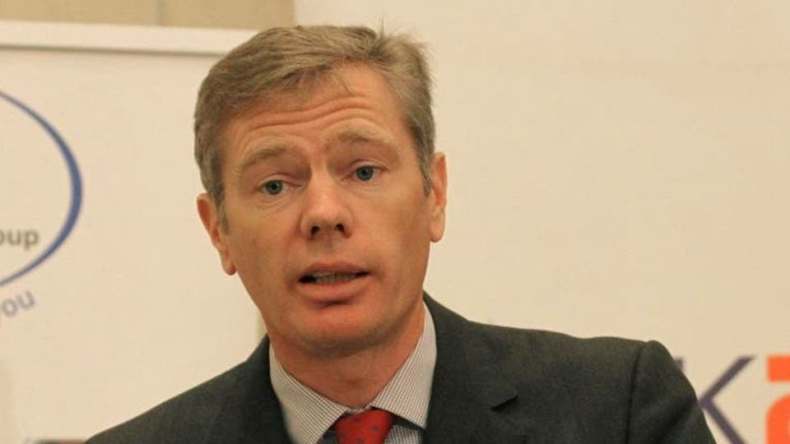 إيران تُفرج عن السفير البريطاني بعد احتجازه ساعات