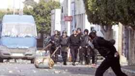 ‭ ‬شباب‭ ‬غاضب‭ ‬يهاجم‭ ‬الأمن‭ ‬الحضري‭ ‬للمدنية‭ ‬بالمولوتوف‭ ‬