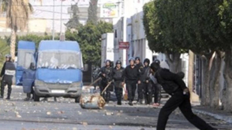 وزارة الدفاع التونسية تغلق الحدود وتنصح الجزائريين بعدم المغامرة