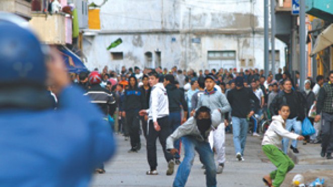 شغب  ومواجهات  عنيفة  في العاصمة و البليدة  وهران  والجلفة  وتيبازة