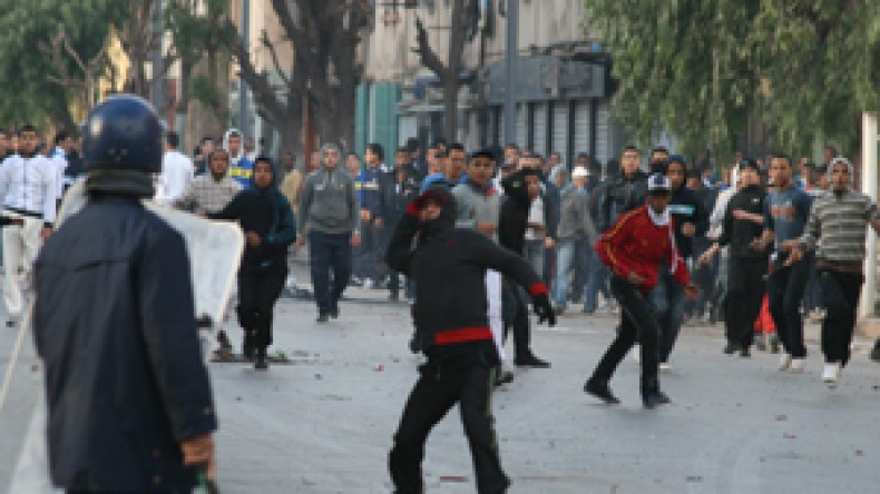 زياري يدعو الحكام العرب إلى التفاعل بسرعة مع مطالب الشعوب