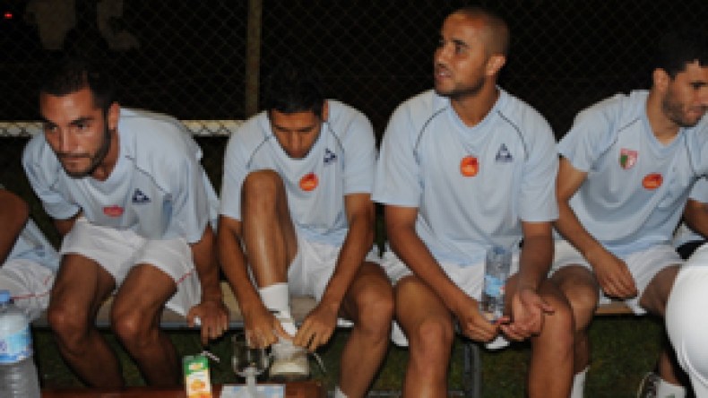 محترفون يصارعون الإصابة و الزمن للحاق بالمونديال