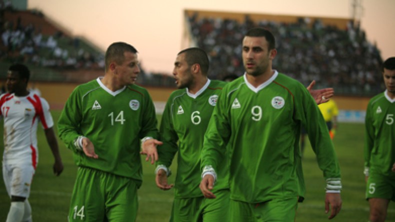 الفيفا قد تلجأ لنقل مواجهة “الخضر” أمام زامبيا لبلد آخر