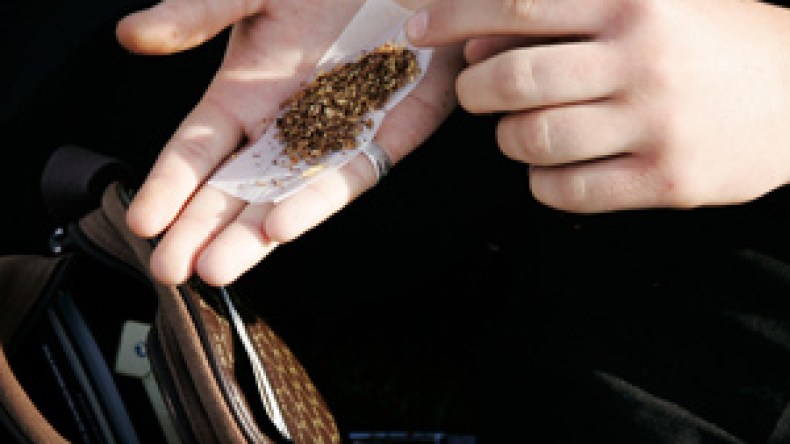 أطفال‭ ‬بالعاصمة‭ ‬في‭ ‬جلسات‭ ‬خمر‭ ‬ومخدرات‭!‬