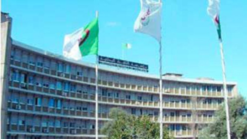 البرامج الثقافية عبر اليتيمة..متّهمة بالملل وغياب التجديد!