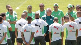 “الخضر” يجرون أول حصة تدريبية وخاليلوزيتش يواجه الصحافة