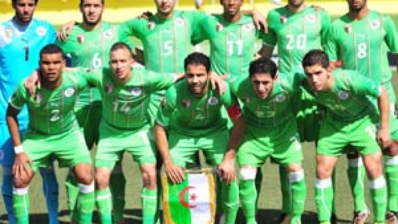 ‮”‬حصار‭ ‬الخرطوم‮”‬‭ ‬يتـواصل‭ ‬على‭ ‬الصحفيين‭ ‬وتمـرد‭ ‬اللاعبين‭ ‬بمباركة‭ ‬الجنرال‭ ‬