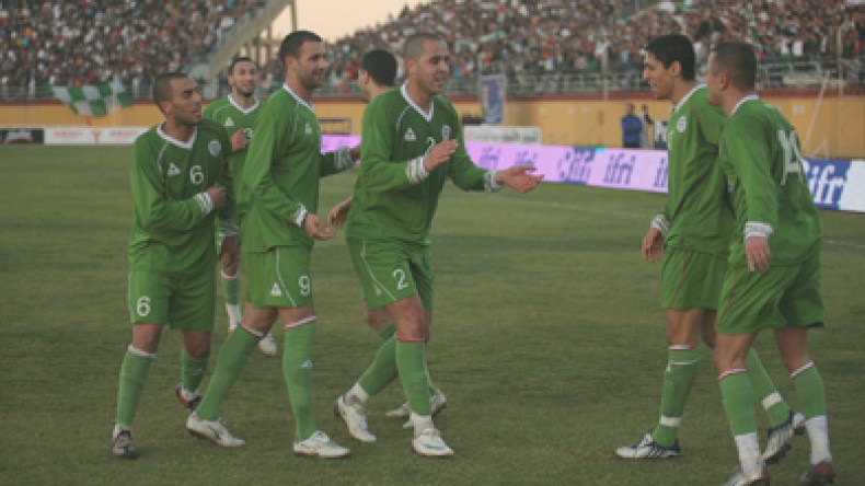 الخضر منذ أمس ببني مسوس في غياب حليش وغزال