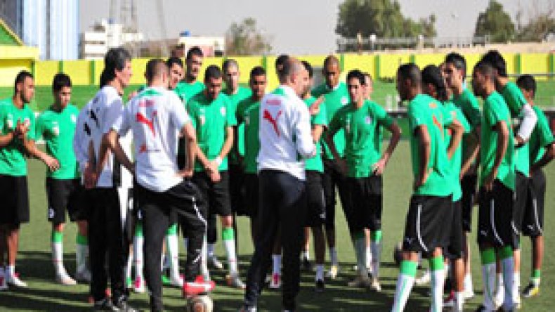 بن‭ ‬شيخة‭ ‬متردد‭ ‬في‭ ‬اختيار‭ ‬اللاعبين‭ ‬المحليين
