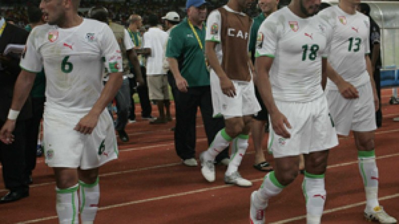 اللاعبون  الجزائريون  ضحية  ضعف  وجشع  وكلاء  أعمالهم