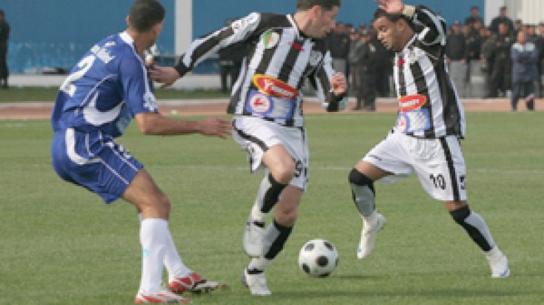 الكحلة.. عين على “الكاف” وأخرى على الـ150 ألف دولار