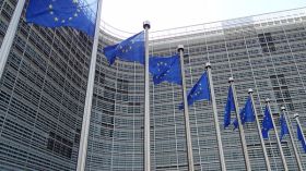 الإتحاد الأوروبي يمدد عقوباته على روسيا