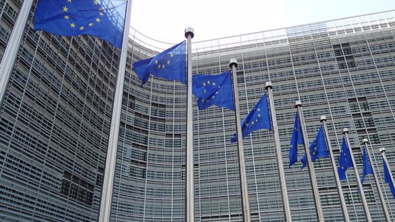 الإتحاد الأوروبي يمدد عقوباته على روسيا