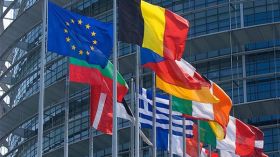 زعماء أوروبا يتفقون على إنهاء تدفق المهاجرين عبر البلقان