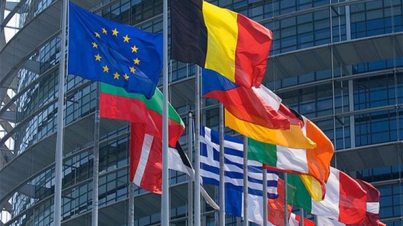 زعماء أوروبا يتفقون على إنهاء تدفق المهاجرين عبر البلقان