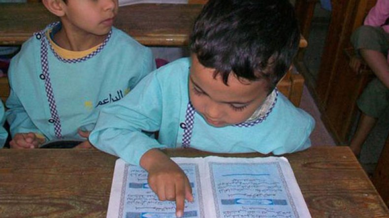 هروب جماعي للأطفال من الروضات إلى المساجد