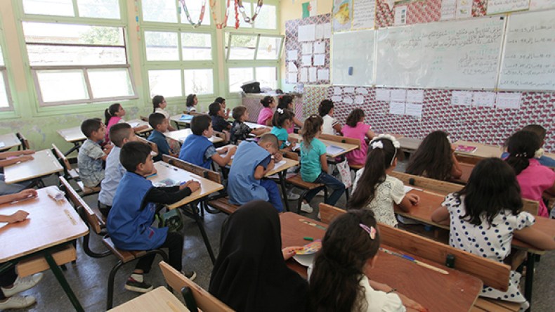 مجانية التعليم في خطر