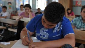 البحوث العلمية تؤكد أن الطفل يملك قدرة تعلم اللّغة العربية