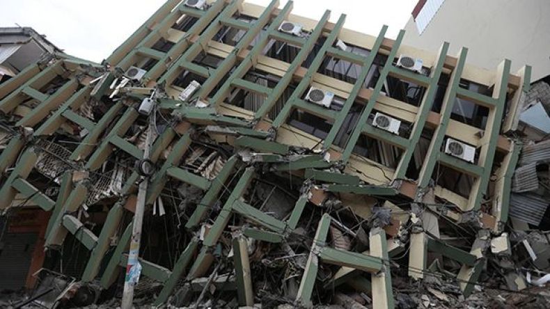 الإكوادور: ارتفاع حصيلة ضحايا الزلزال إلى 272 قتيلاً