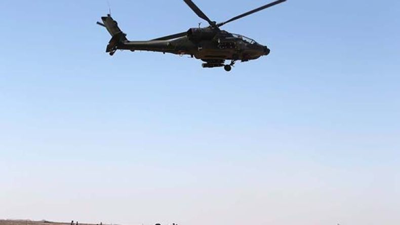 إصابة خمسة عسكريين في سقوط مروحية مصرية