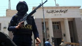 مصر: الحكم بسجن تسعة أمناء شرطة لاعتدائهم على طبيبين