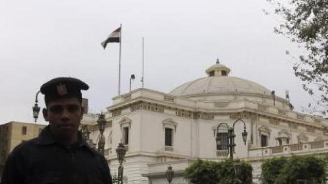 القضاء الإداري المصري يوقف إجراء الانتخابات التشريعية