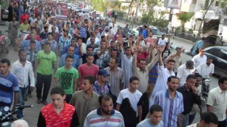 مسيرات في مدن مصرية لإحياء ذكرى أحداث مسجد الفتح