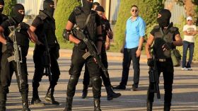 محكمة مصرية تحيل أوراق سبعة إلى المفتي في قضية قتل ضابط