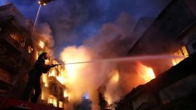 81 مصاباً في حريق هائل وسط القاهرة