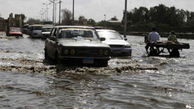 مقتل 12 شخصاً في موجة طقس سيء تضرب شمال مصر
