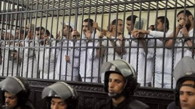 محكمة مصرية تسجن 68 من مؤيدي الإخوان