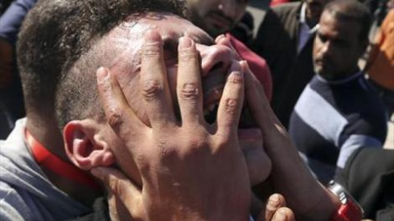 استياء لأهالي ضحايا 25 يناير واحتفالات لأنصار مبارك