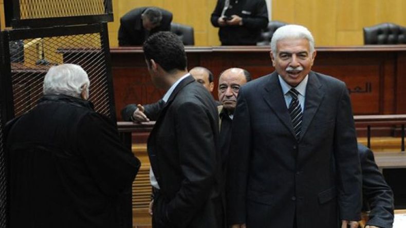 تبرئة رئيس الوزراء المصري الأسبق “نظيف” في قضية فساد