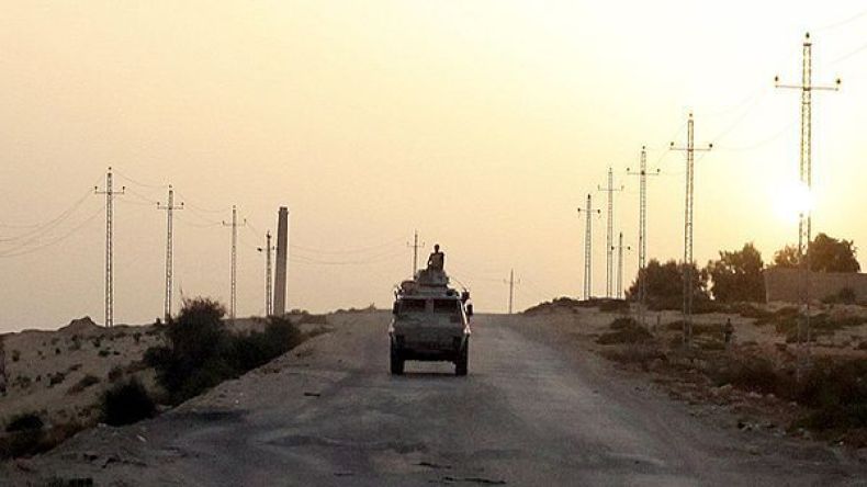 مقتل شرطيين مصريين في انفجار عبوة ناسفة شمالي سيناء