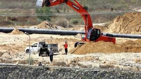 الجيش المصري يدمر 12 فتحة نفق قرب الحدود مع غزة