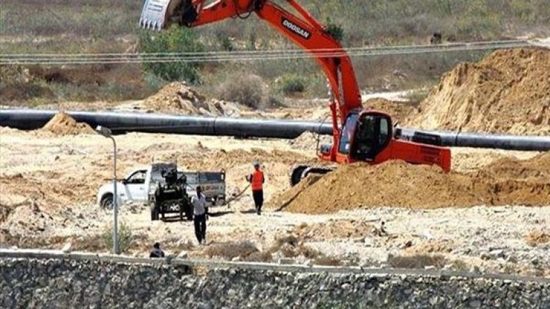 الجيش المصري يدمر 12 فتحة نفق قرب الحدود مع غزة
