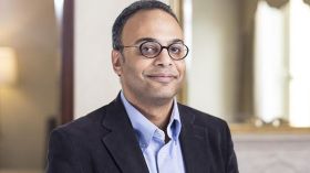 مصر: الإفراج عن الصحفي والحقوقي البارز حسام بهجت