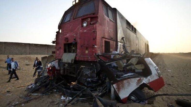 عشرات القتلى والمصابين في حادثي سير في مصر