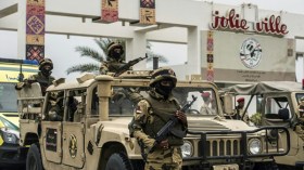 مقتل عشرة من الجيش المصري في تفجير في سيناء