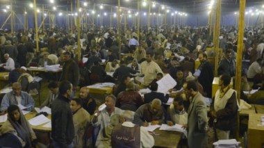 Législatives en Égypte : les Frères musulmans et les libéraux en tête (presse)